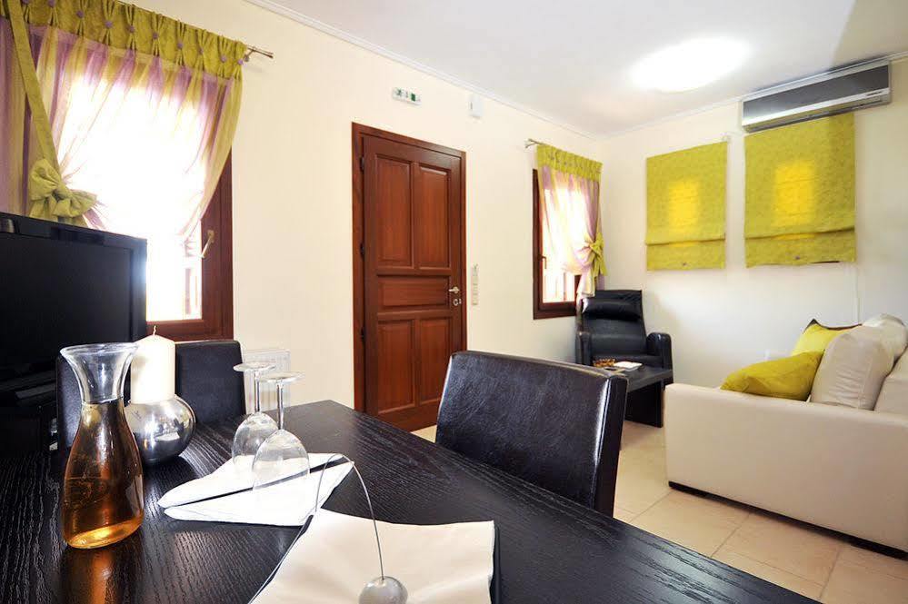 Aithra Apartments & Suites Gávrio Kültér fotó